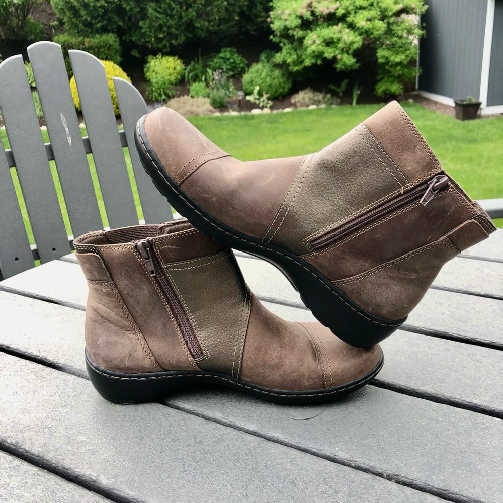 Clarks Brown Leather Ankle Booties with Side Zip - Picture 6 of 9